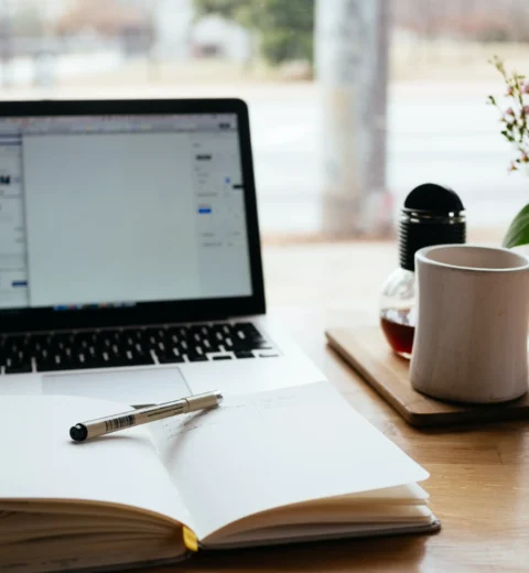 Comment répondre « Pourquoi voulez-vous travailler ici ? » (Exemples de réponses inclus)